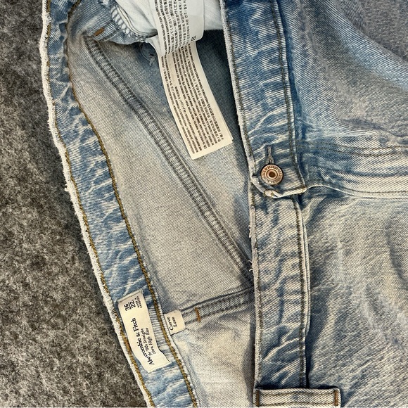 Abercrombie & Fitch Curve Love 90s Straight Ultra High Rise Size 36|22 - Picture 4 of 5